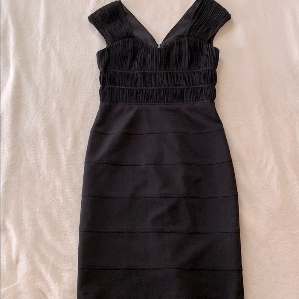 LBD Adrianna Papell